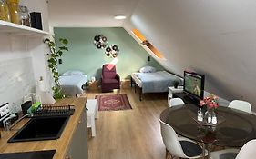 Moderne Wohnung In Ruhiger Lage